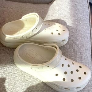 Classic Crush Clog Crocs in size 8, color bone. Unique 2-inch platform.